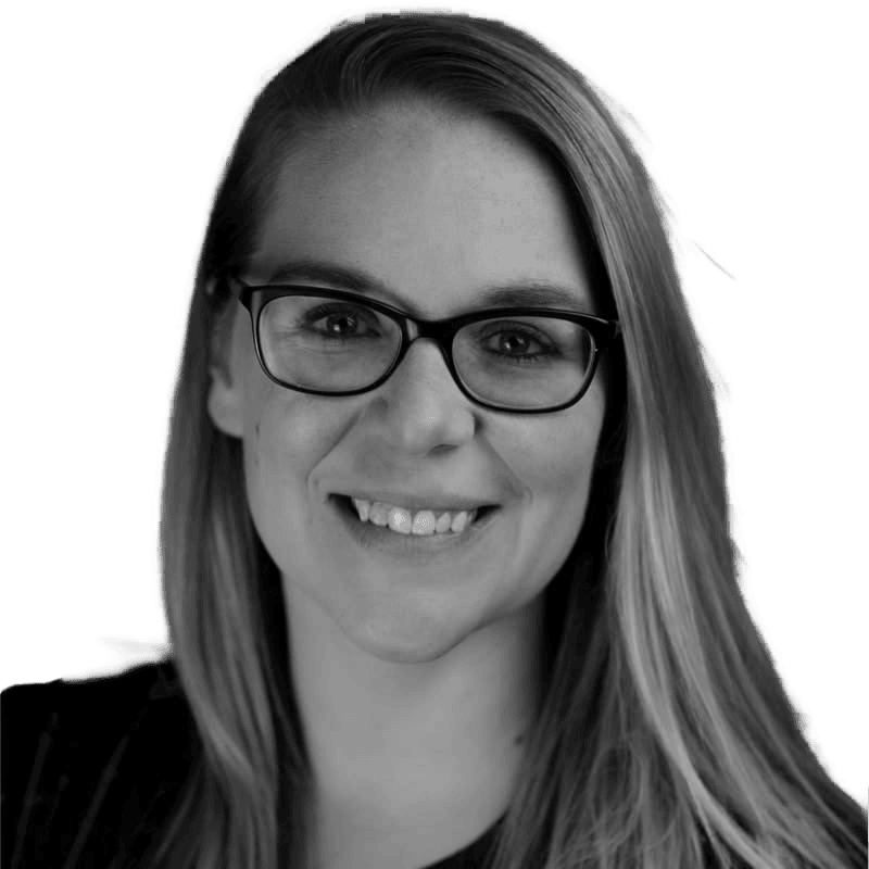 Cait Runne-Janczy Headshot